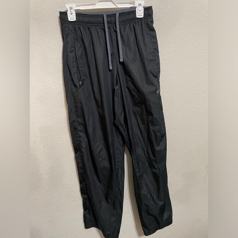 Nike windbreaker sweats 🖤🖤